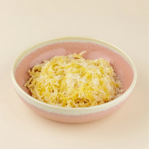 Pasta con mantequilla y queso parmesano